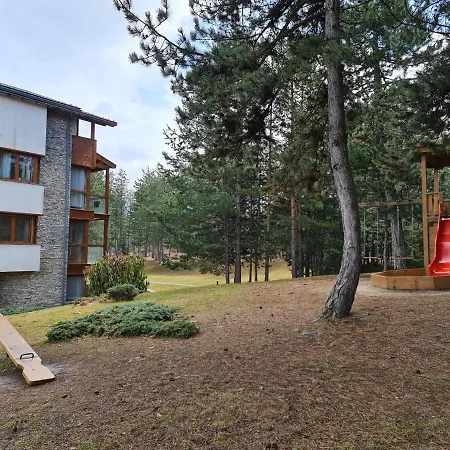 Pirin Golf With Private Garden Apartmán